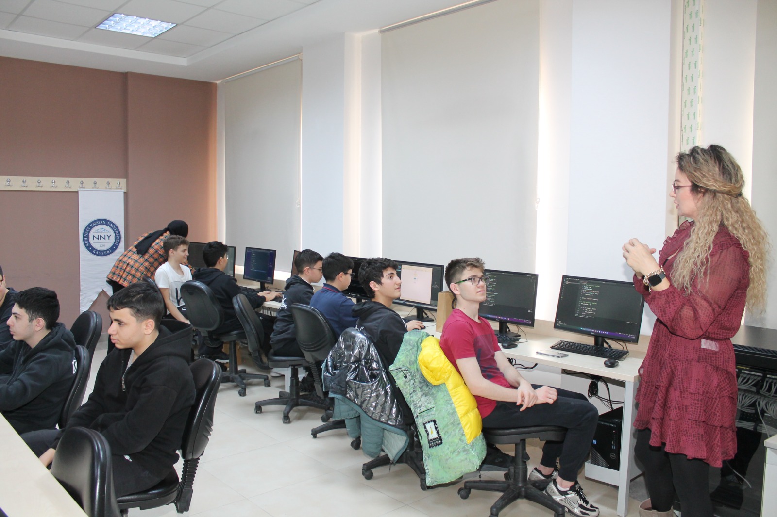 Lise Öğrencileri Üniversitemizde Yazılım Uygulaması Yaptı.