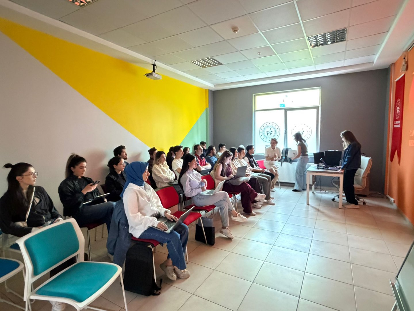 Canva Eğitimi Başarıyla Gerçekleştirildi.