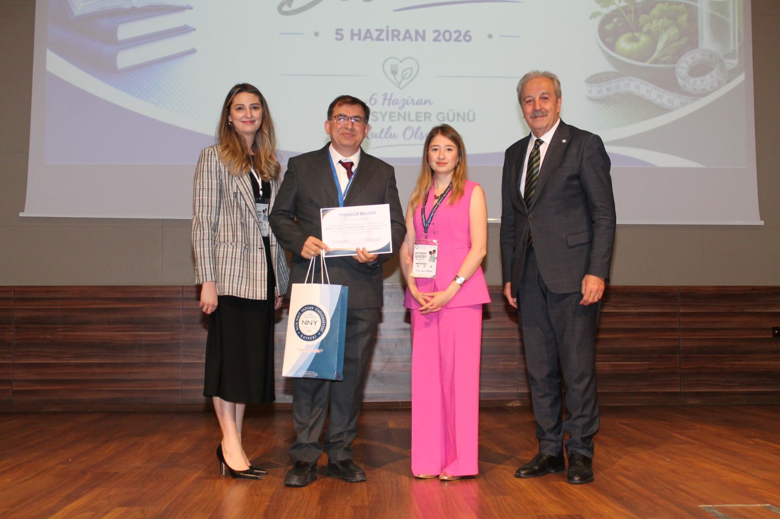Diyetisyenler Gününde Üniversitemizde 1. Öğrenci Sempozyumu Yapıldı