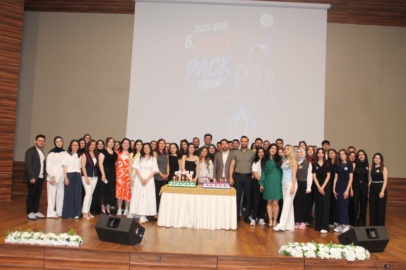 Üniversitemiz Fizyoterapi ve Rehabilitasyon Bölümü Öğrencileri Hot Pack Töreni Düzenledi.